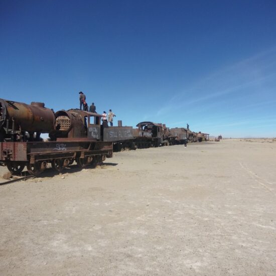 Bolivia-Salar-de-Uyuni-Train-Cemetery