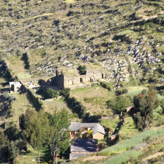 Bolivia-Titicaca-Lake-Isla-del-Sol-Inca-Ruins