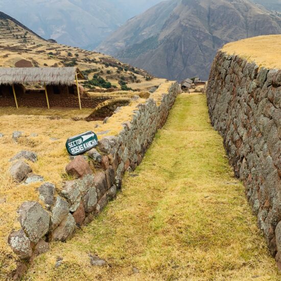 Peru-Huchuy-Qosqo