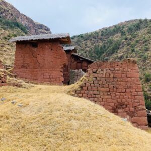 Peru-Huchuy-Qosqo